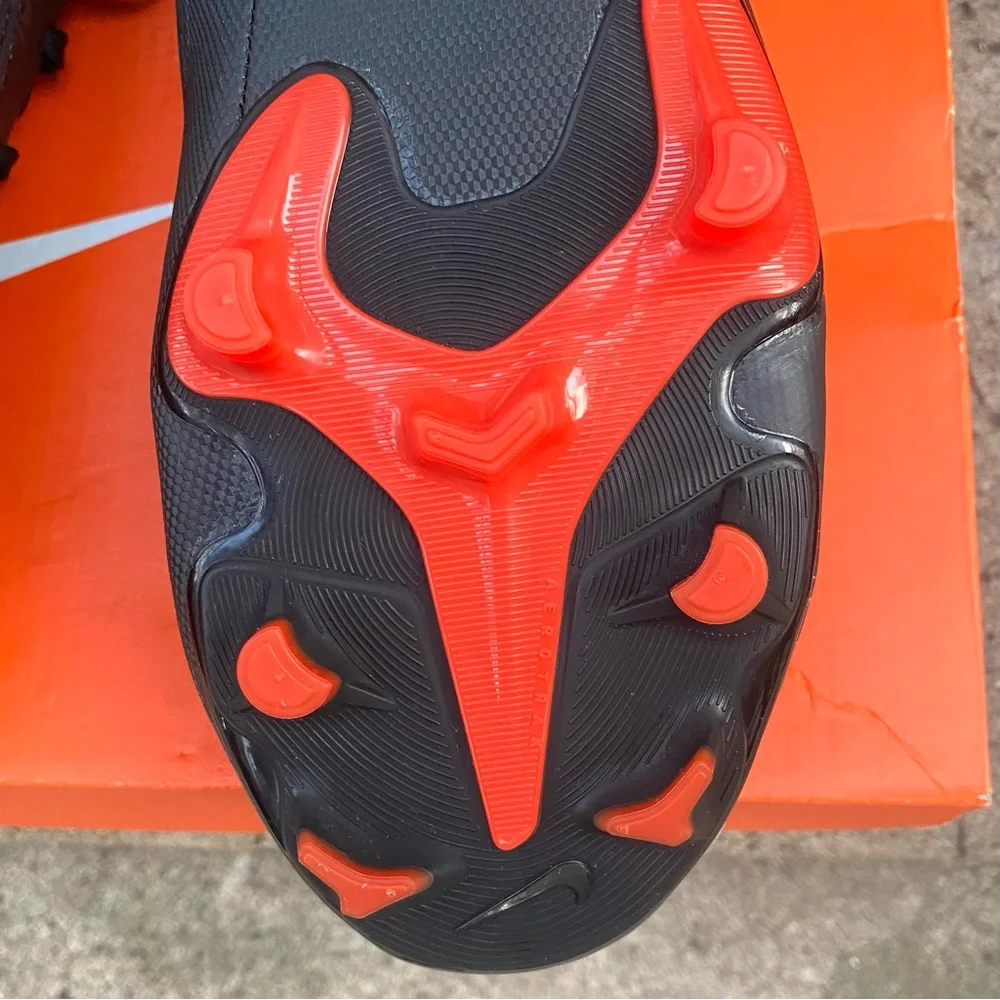 Nike Vapor 13 Academy FG/MG Soccer Cleats - (AT5269 060) size 9.5 NWT - Picture 8 of 11